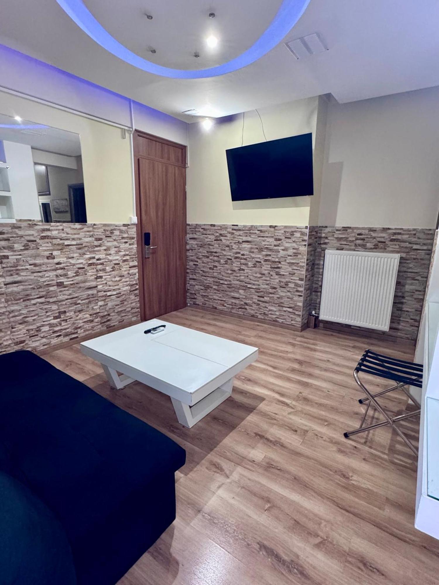 Luxury Living Apartments And Spa Thessaloniki Room photo